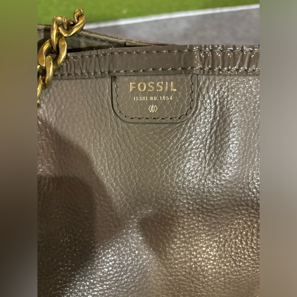 Fossil purse